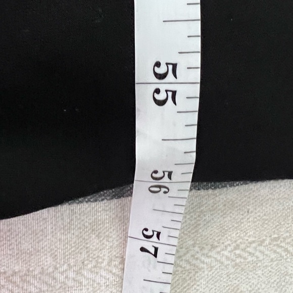 🔥Lauren Ralph Lauren,Stunning Black Gown,Soft Silhouette Flair, Back Zip,Size 4 - Picture 14 of 14